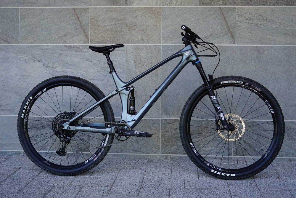 2022 YT Izzo Core 2 *FOX/SRAM/DT SWISS*