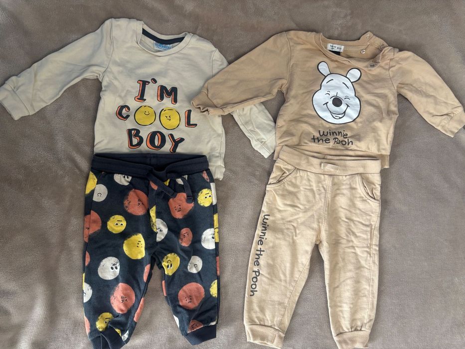 Vand doua compleuri sport pentru copii marime 80