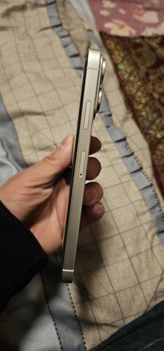 Iphone xs max 17 pro max korpus qo‘yilgan