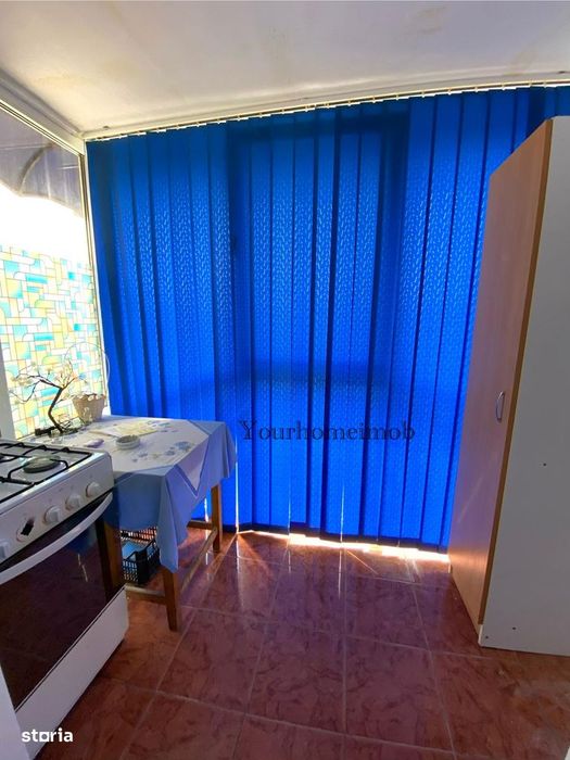 Apartament 3 camere semidecomandat, Craiovița Nouă, 3/10
