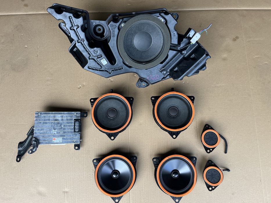 車のパーツ TOYOTA amplifier Sistem muzica JBL Toyota C-HR / Corolla Piatra Neamt • OLX.ro