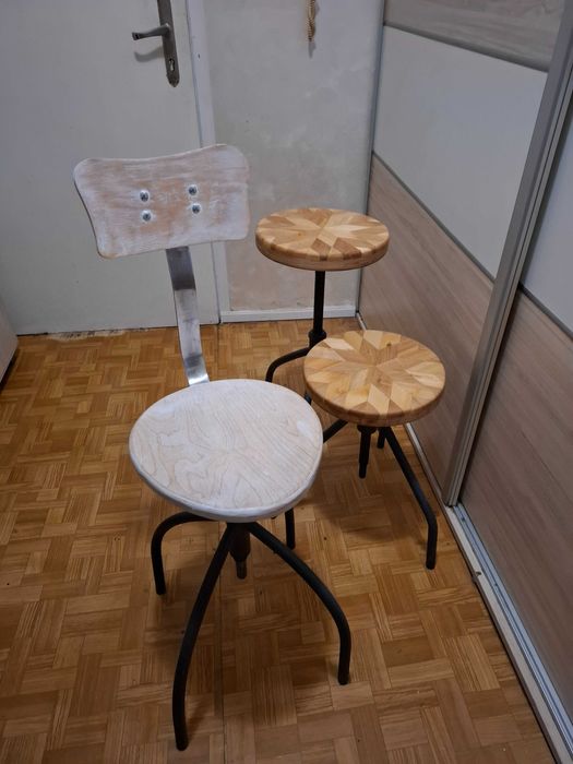 Дървени табуретки