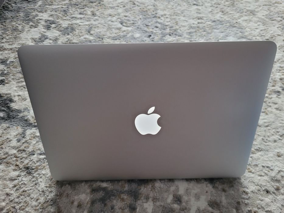 Apple Macbook Air