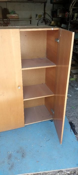 Шкаф срочно продам