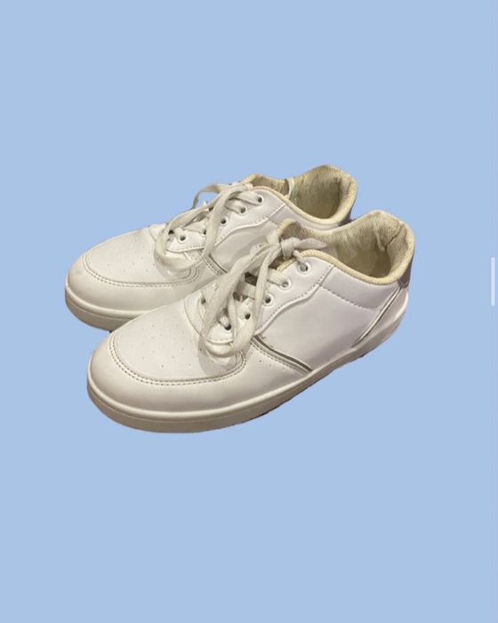 Кроссовки белые 36 размер