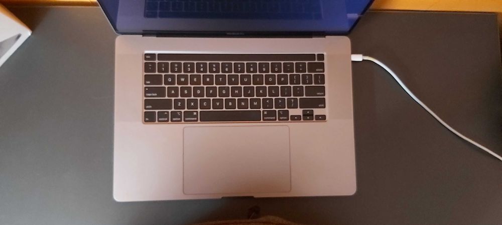 Apple Macbook Pro mod A2141