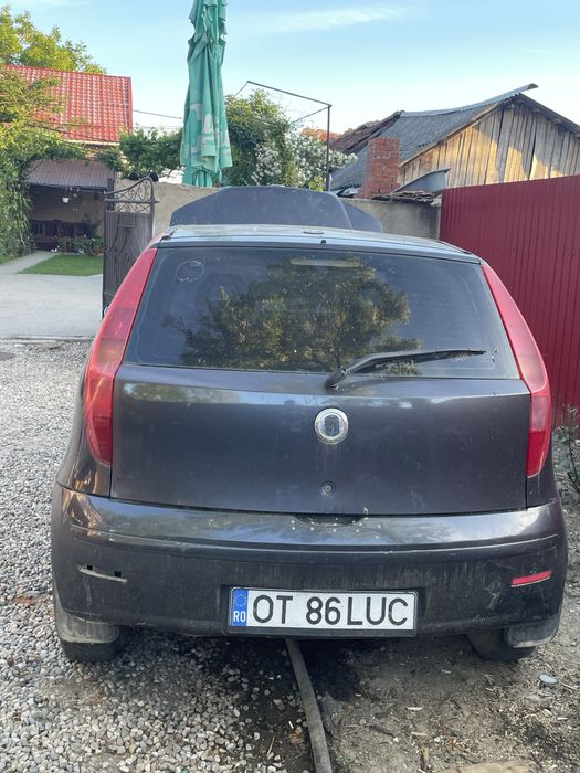 Vand fiat punto 1.4 benzină ,nu dețin acte este de camp