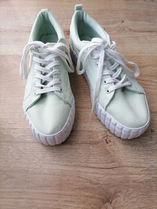 Маратонки Nike 37.5 и Кецове HM 38