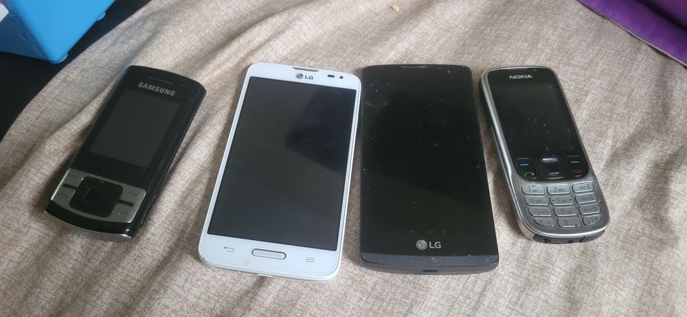 Pachet 4 telefoane retro LG, Nokia, Samsung perfect functionale libere
