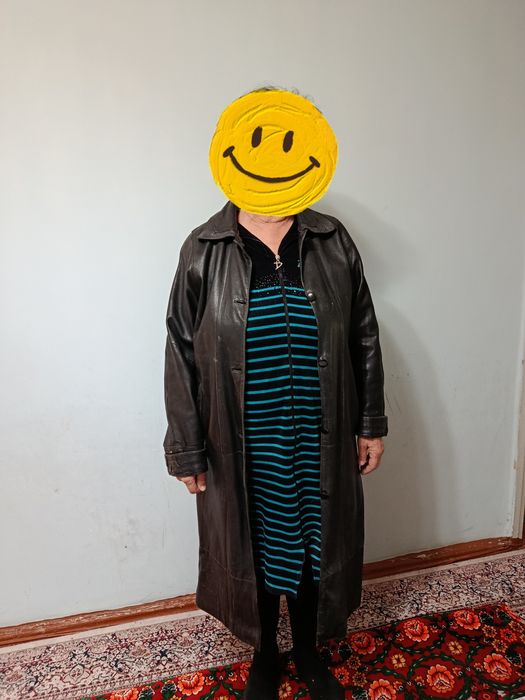 Продается женский  кожанный плащ разм 50