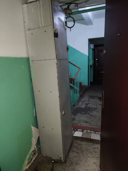 Продам металлический шкаф