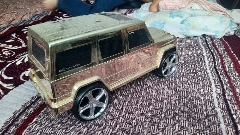 Продам машинки каждая по 2000