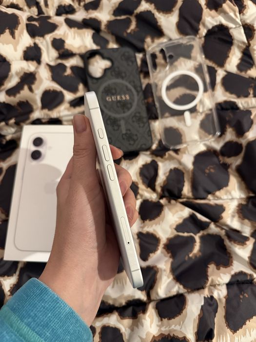 Telefon iPhone 16