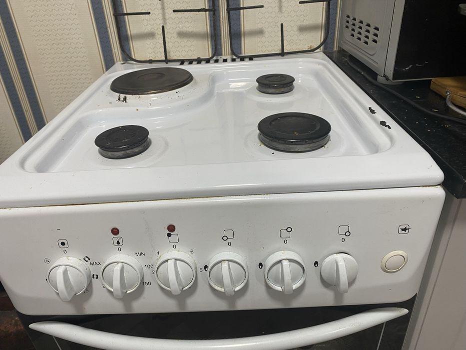 Продам газ плиту
