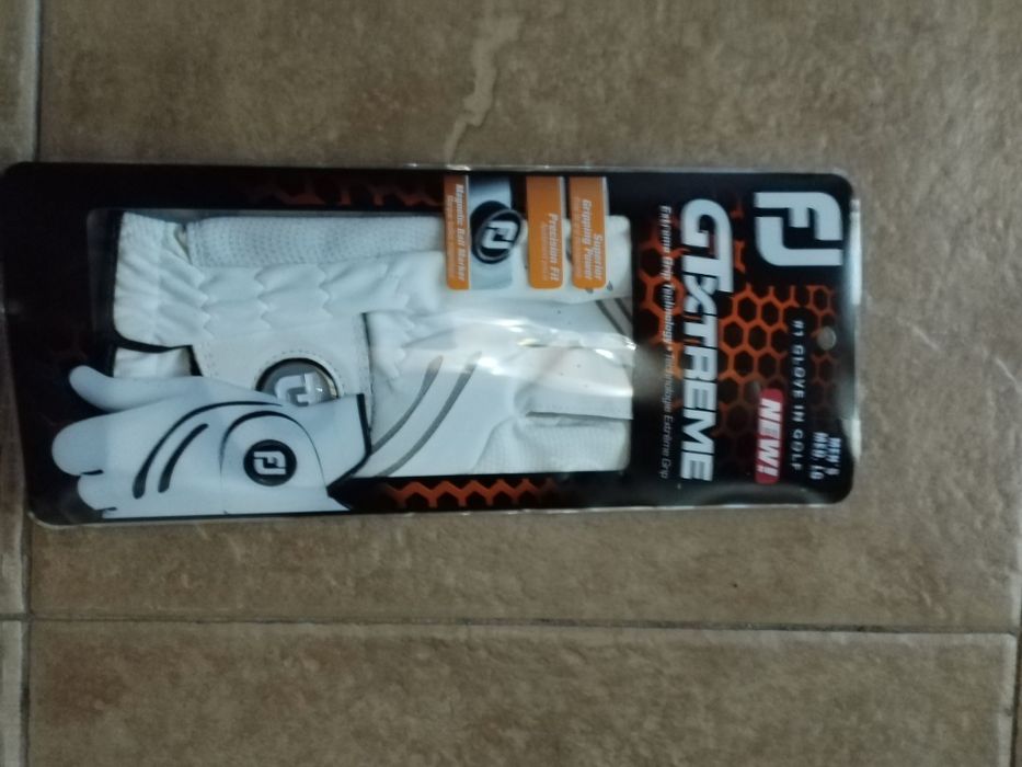 Чанта за голф, стикове и лазер