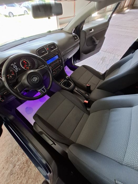 Volkswagen Golf 6 1.6 TDI • 2010 • Climatronic • Scaune Încălzite • Pilot Automat