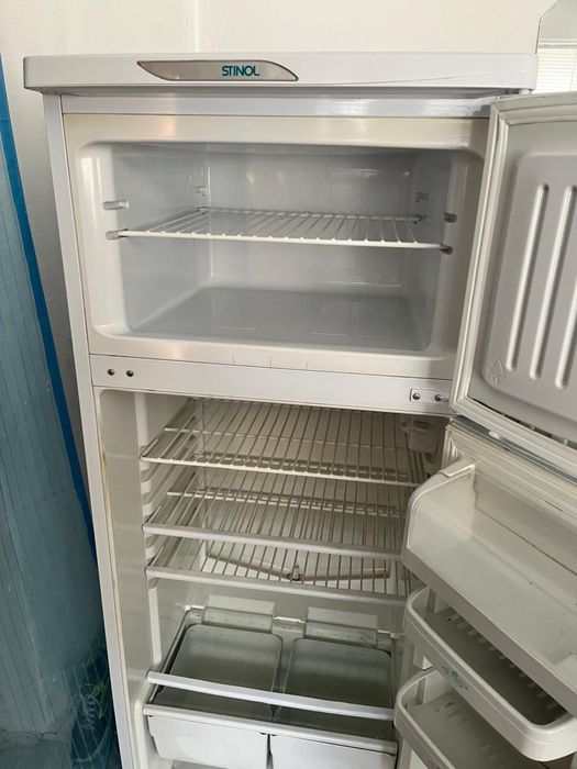 Продам холодильник Стенол (нерабочее состояние)