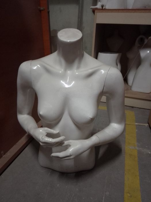 Манекени - дамски торсове, таз, малки манекени, закачалка, аларми