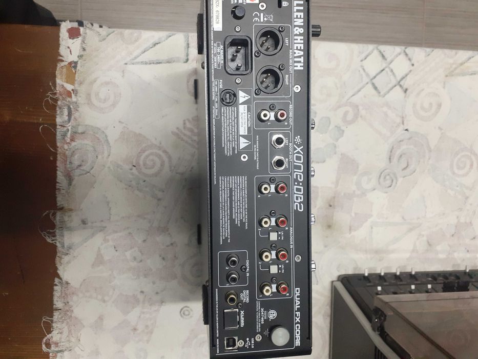 mixer DJ Allen & Heath Xone DB2