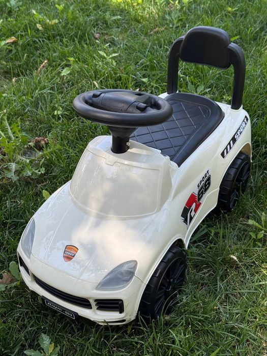 Детская машинка.