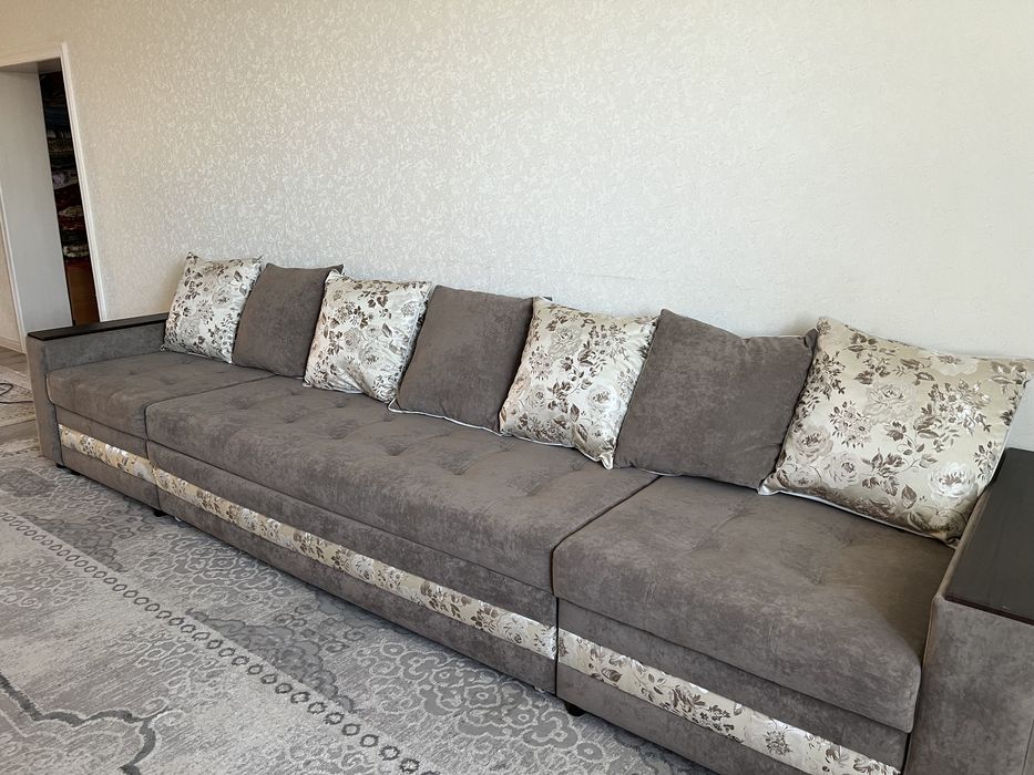 Продаётся диван 4 м