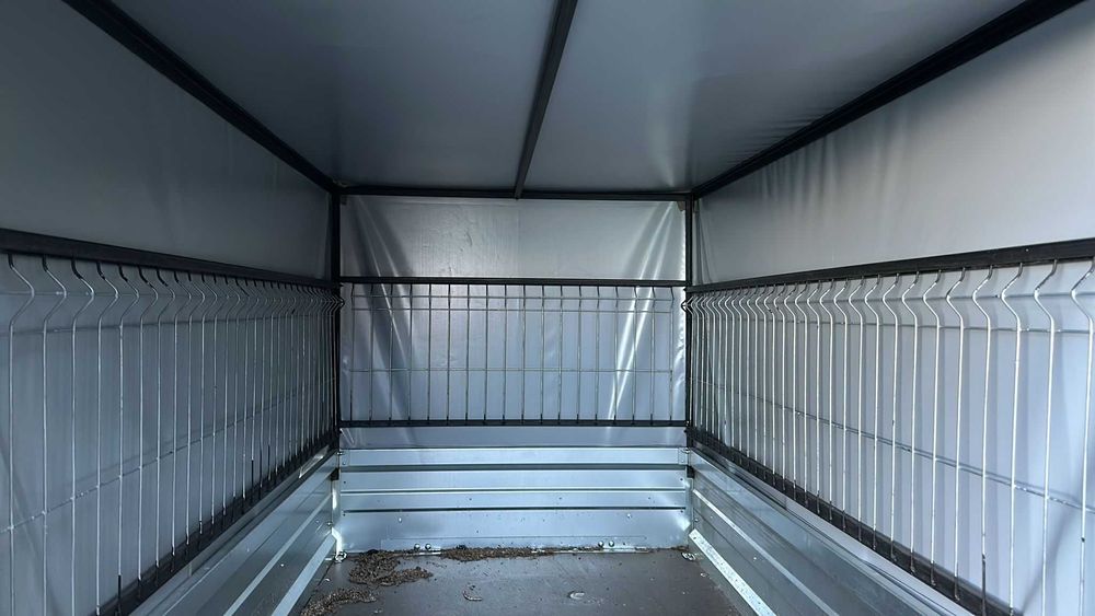 Remorca o axa universala