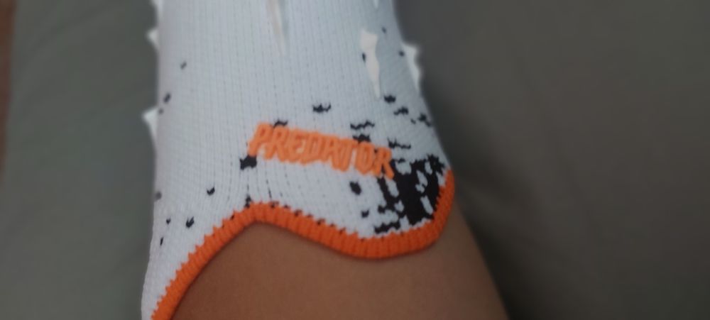 Футболные перчатки  Adidas Predator Demonskin