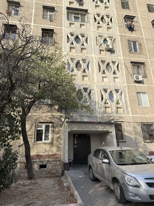 Сотилади! Юнусобод Мирза Юсуф (Бодомзор)масжид ёнида. 1 - линия 1 этаж