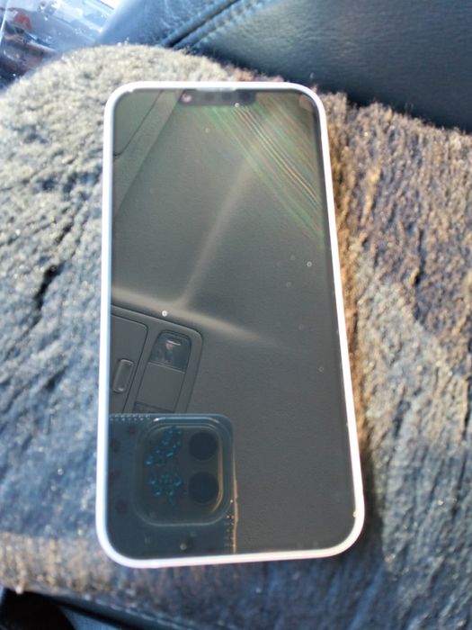 Айфон 16е в идеалном состоянии