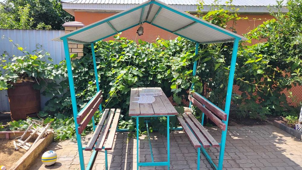 Продам беседку в хорошем состоянии