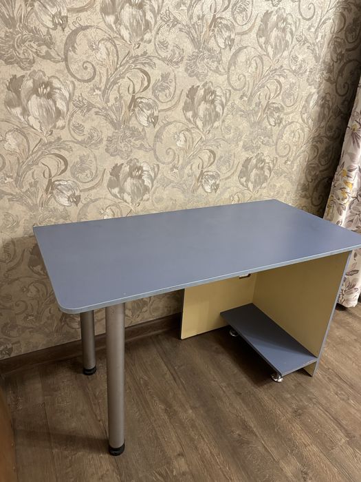 Кровать для спальни + стол компьютерный