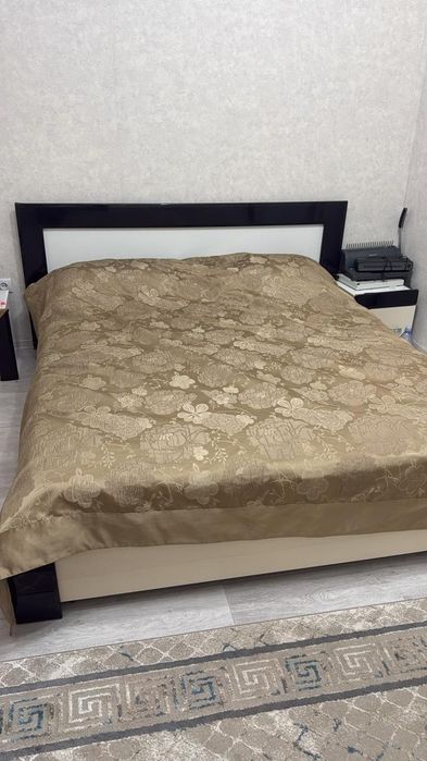 Продается спальный гарнитур