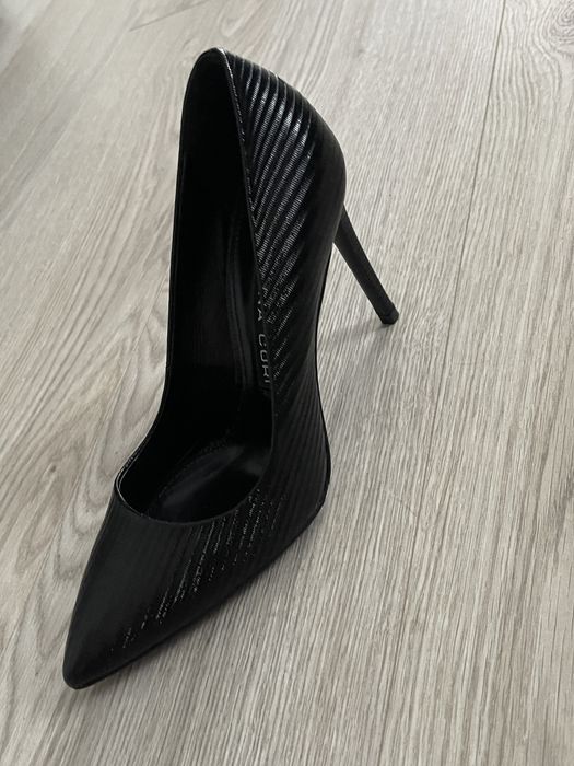 Pantofi stiletto de vanzare