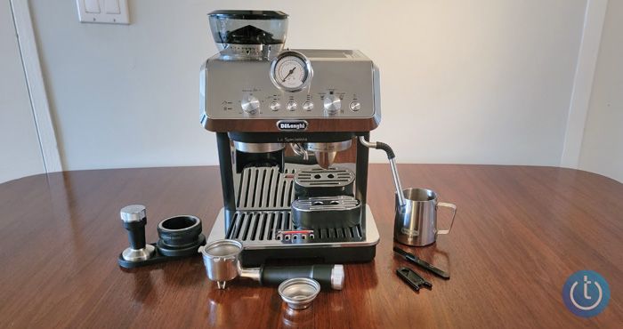 Кофеварка рожковая DeLonghi EC9155.MB