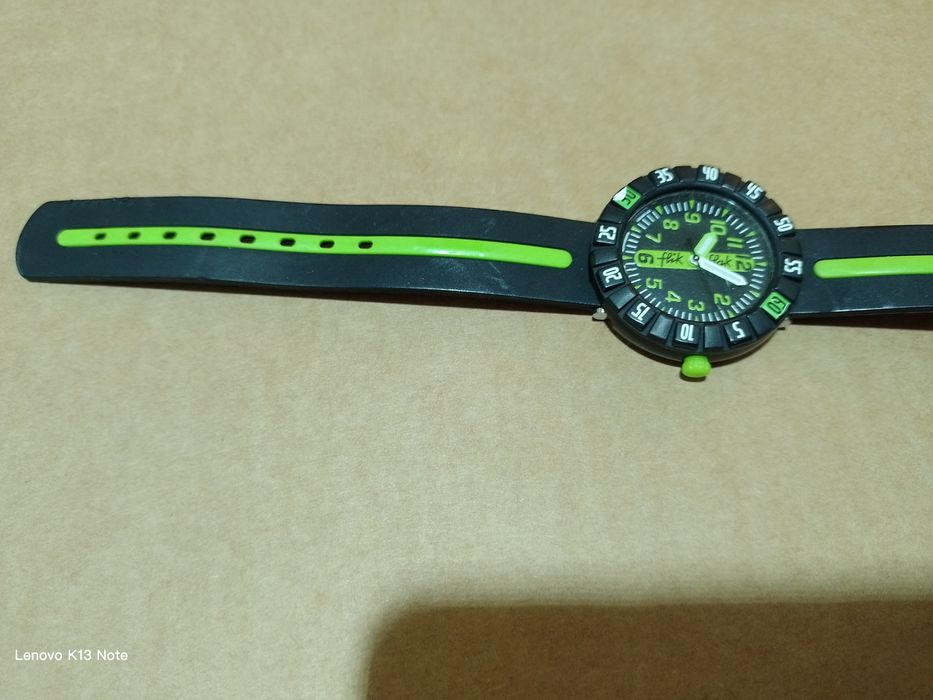 Часовници Flik Flak