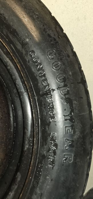 Резервната гума патерица 145 90 16 5 x 114.3 66.1 втулка