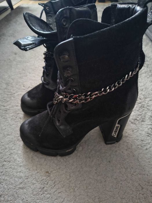 Botine cu șiret și fermoar Carinii