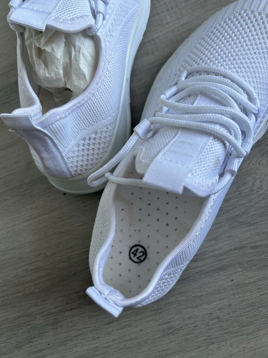 НОВИ!!! ДАМСКИ Обувки маратонки, номер 42