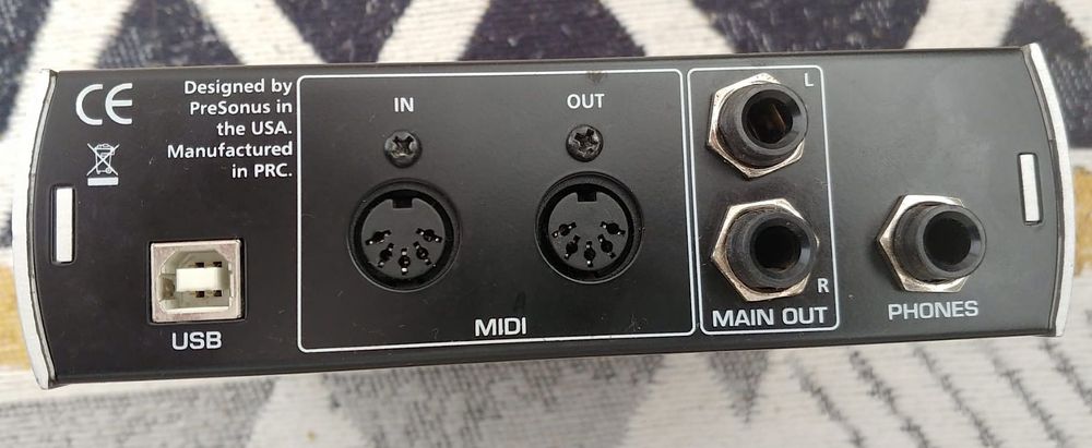 Presonus Audiobox USB interfata audio Roland Yamaha Focusrite lego