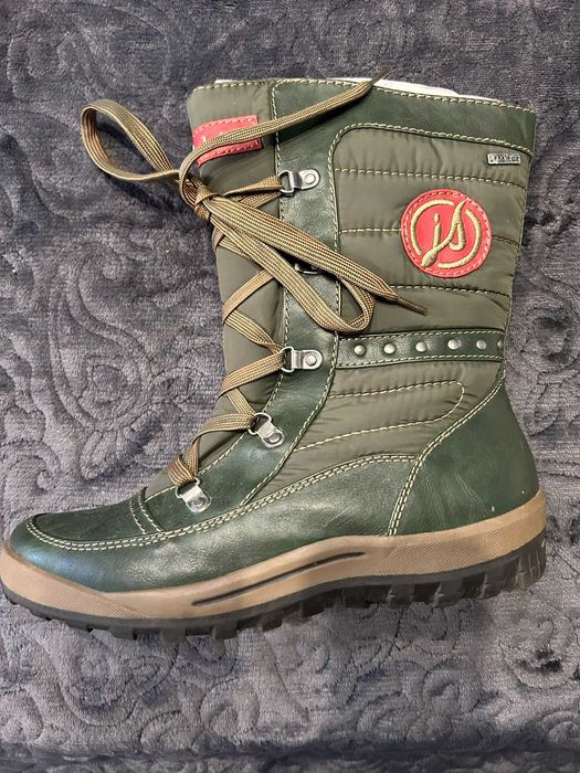 De vanzare cizme inblanite Jana shoes cu fermoar si siret.
