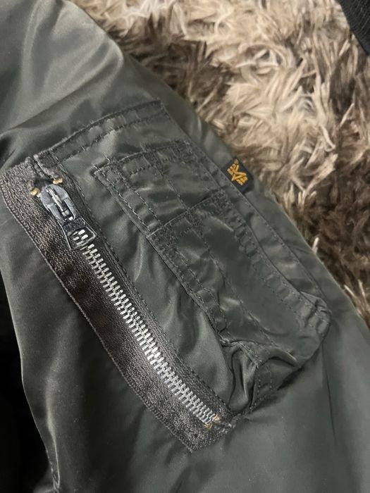 Alpha industries бомбер и cropp бомбер