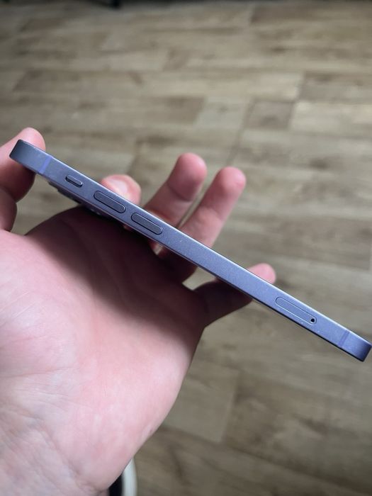 обменяю Techno Camon 19 и Iphone 12 на Iphone 13