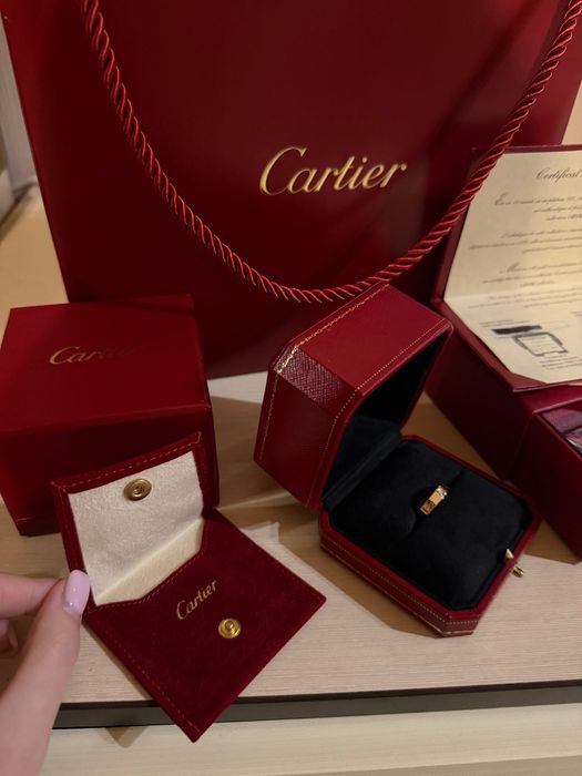 Inel Cartier love cu un diamant original