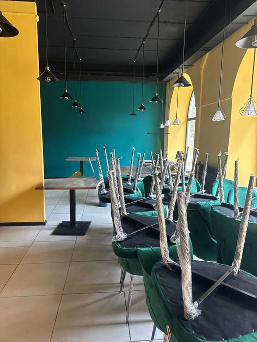 Столы и стулья для кафе