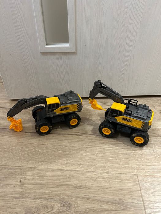 Камиони със светлини и звуци