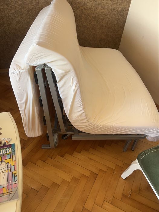 Разтегателен диван