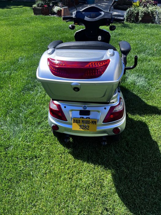 Motociclu electric Econelo pt batrani scuter scooter pers dizabilitati