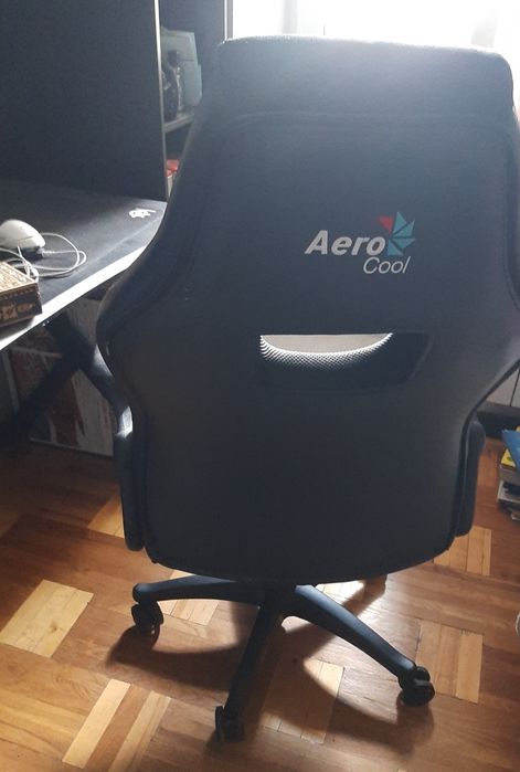 Продам игровое кресло