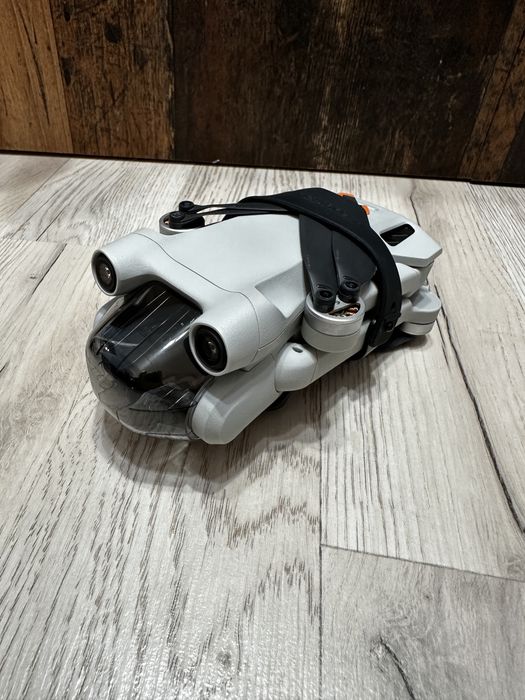 Дрон DJI Mini 3 Pro