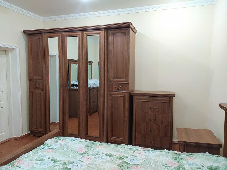 Продам спальный гарнитур